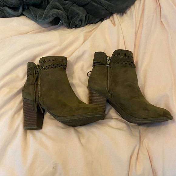 not rated Women's Chamonix Ankle Bootie - Picture 3 of 4